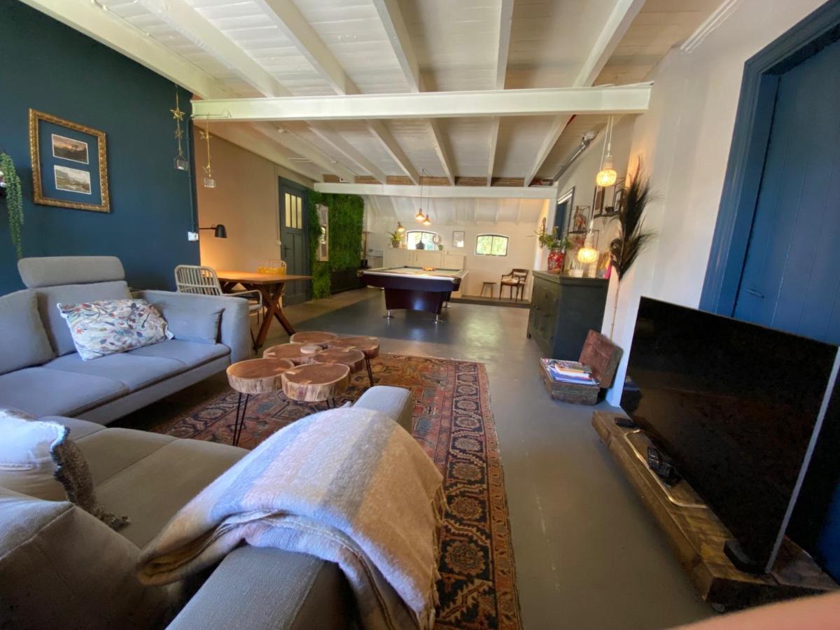 Het Opgemaakte Bed Couette-café